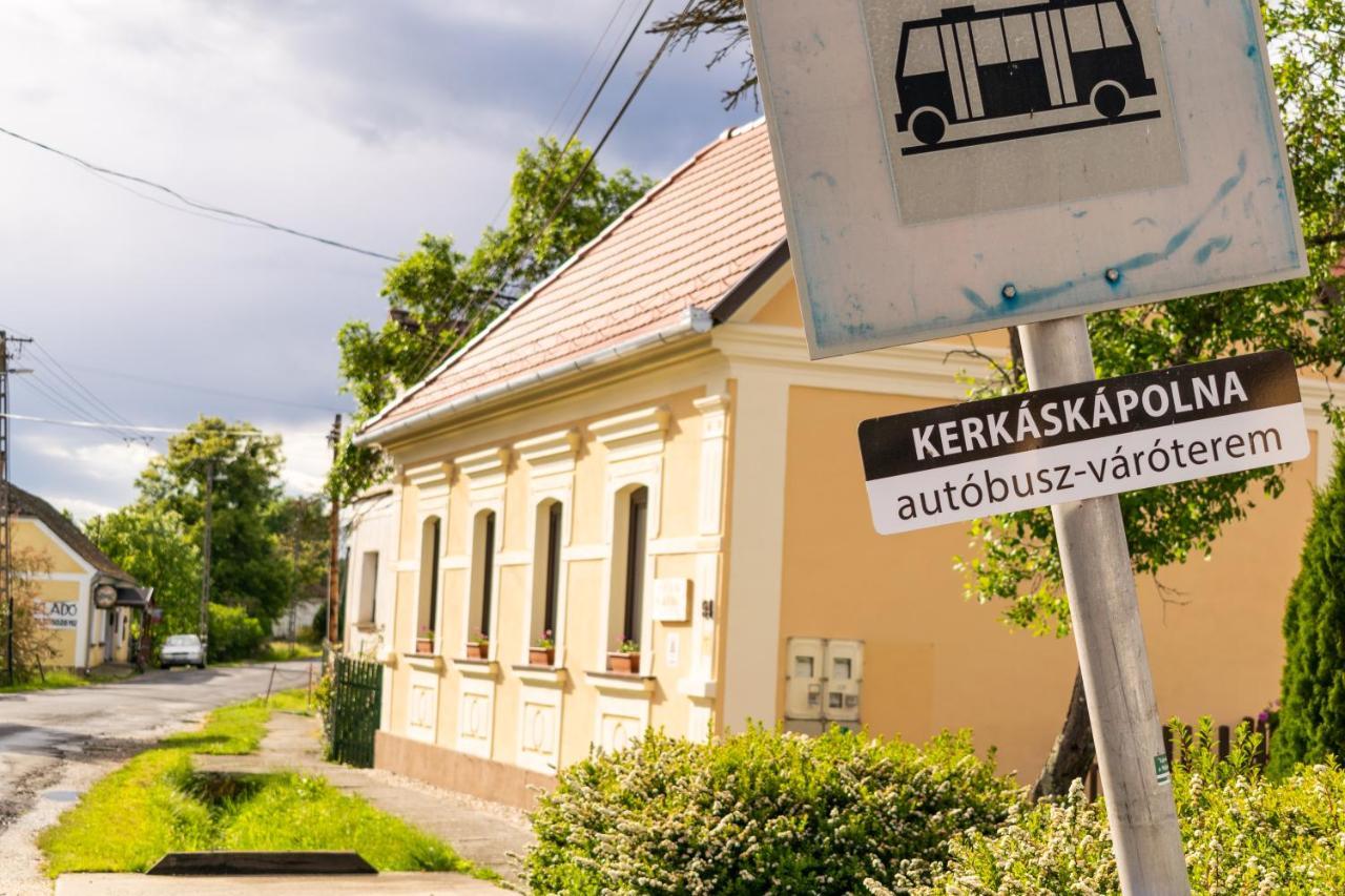 KerkáskápolnaKapolna Vendeghazアパートメント エクステリア 写真